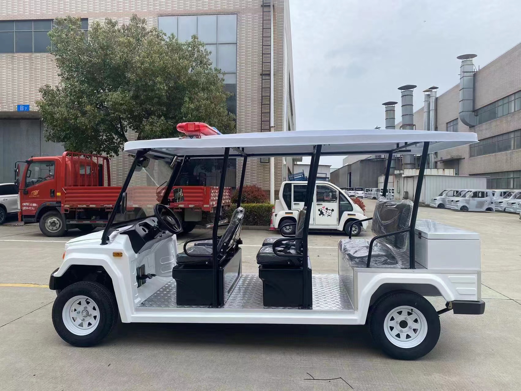 8座麻豆一二三产区巡逻车