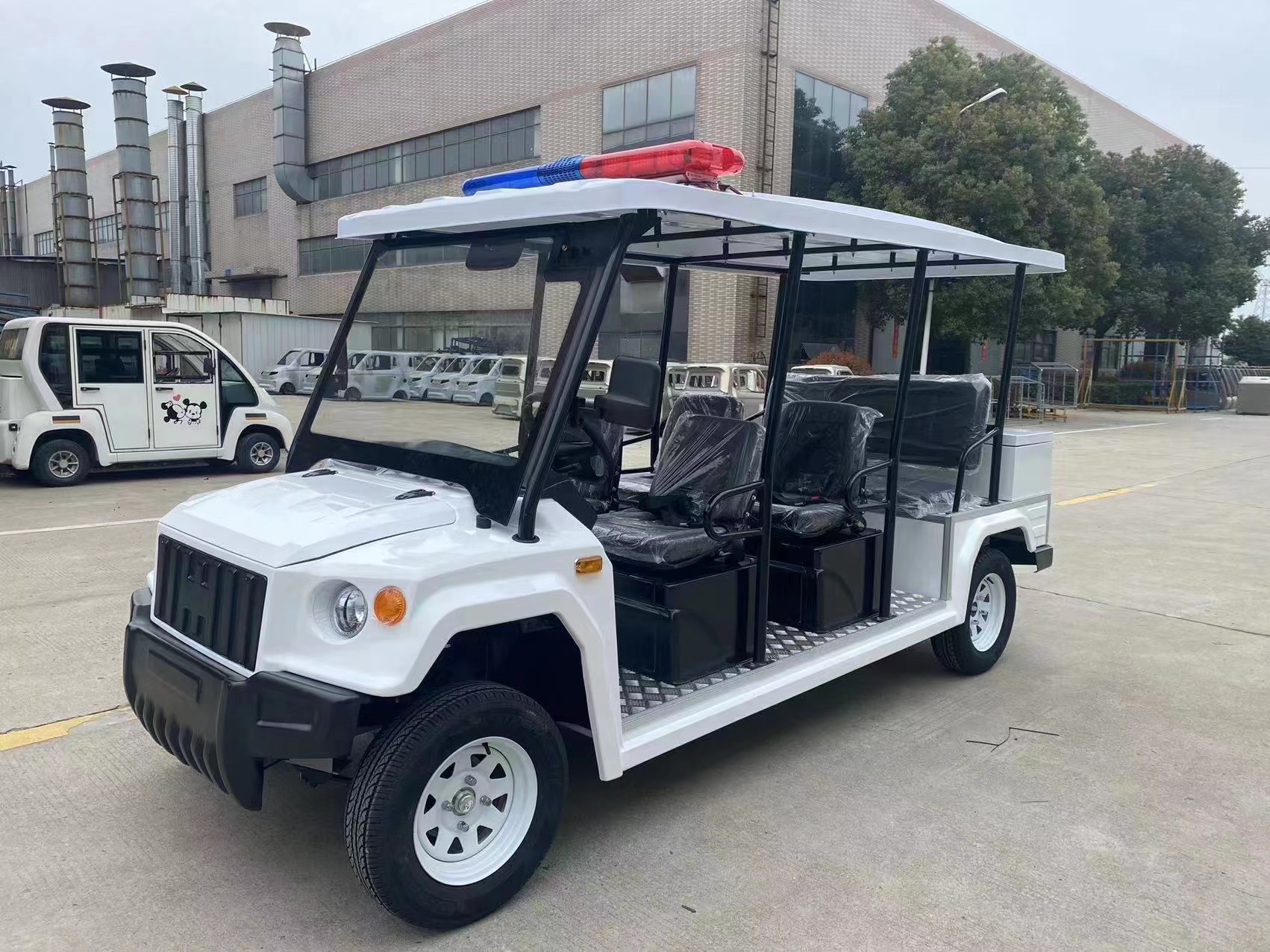 8座麻豆一二三产区巡逻车