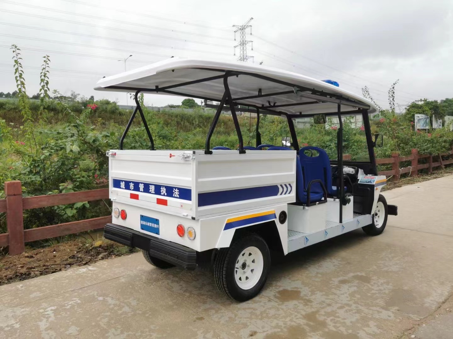 5座麻豆一二三产区巡逻车带后斗